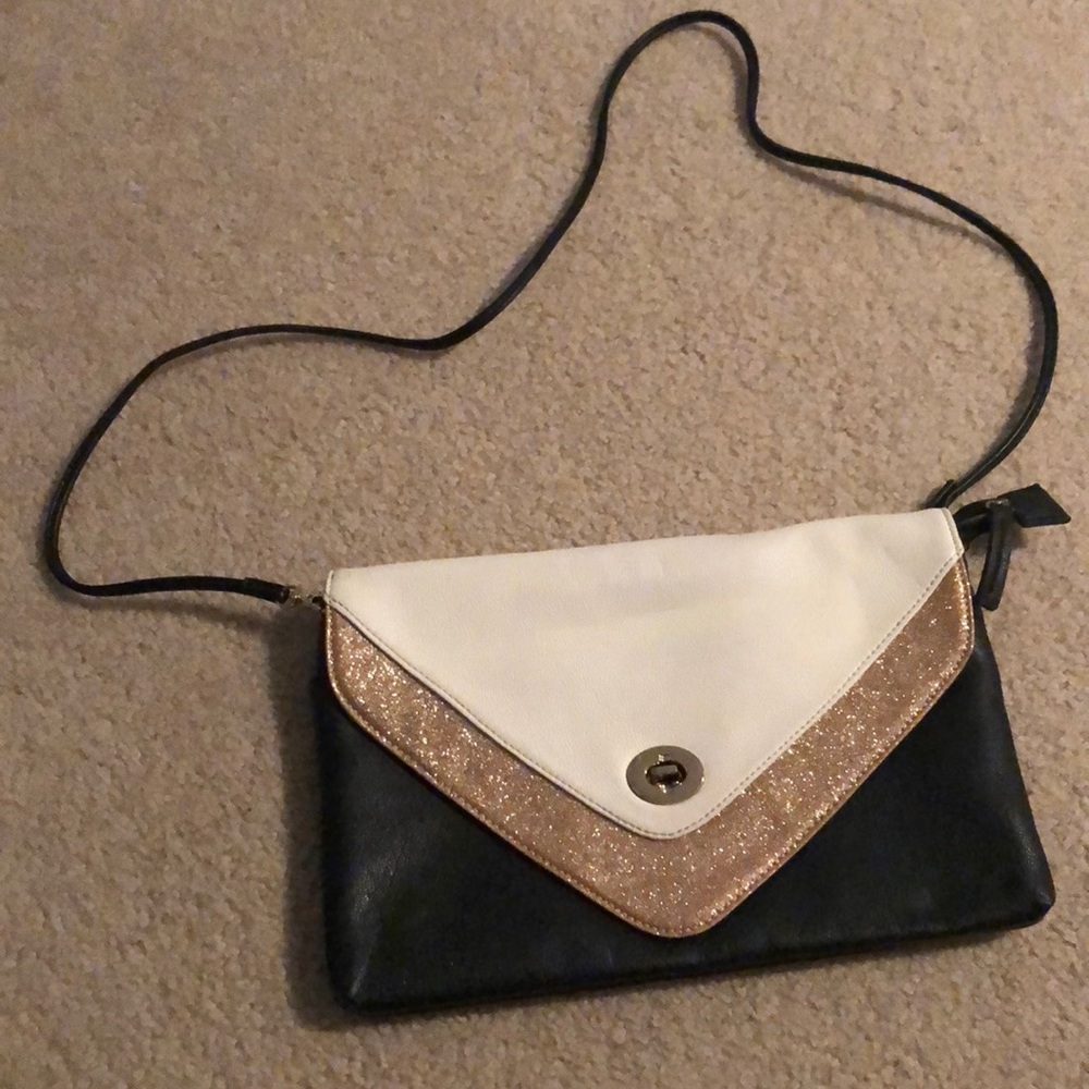 Aldo clutch
